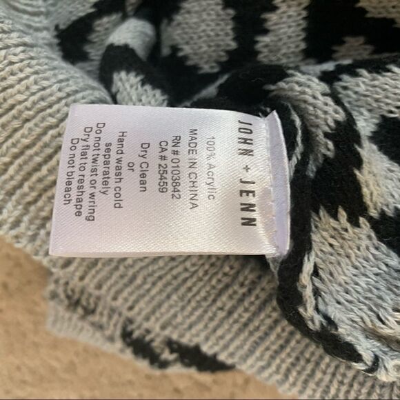 John + Jenn Gray Leopard Animal Print Sweater XL - NWT - Picture 6 of 6